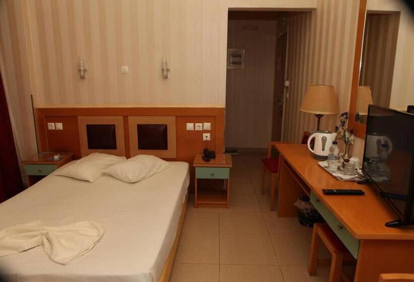 فندق Mantas Seaside Boutique