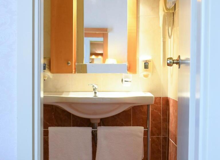 فندق Mantas Seaside Boutique