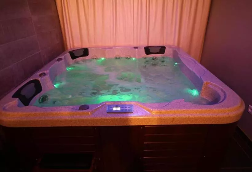 Aamiaismajoitus (B&B) Suite Spa Accès Autonome