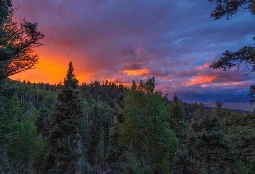 مبيت وإفطار Ridgewalk Treehouse