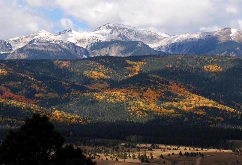 مبيت وإفطار Ridgewalk Treehouse