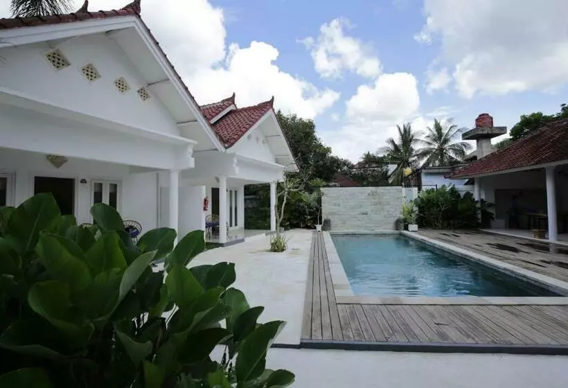 Hotel The Sans Kuta Villas