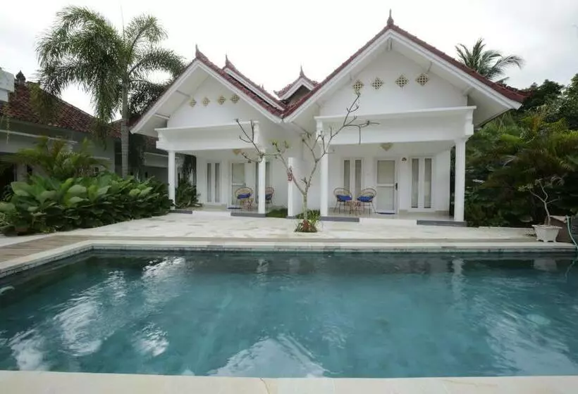 Hotel The Sans Kuta Villas