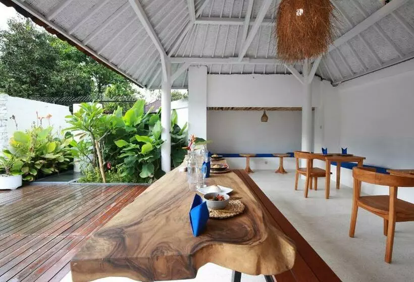 Hotel The Sans Kuta Villas