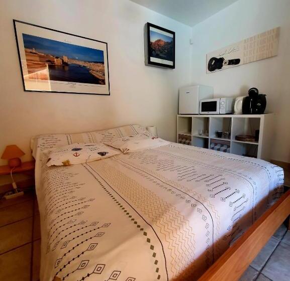 تختخواب و صبحانه Chambre Privée Avec Piscine