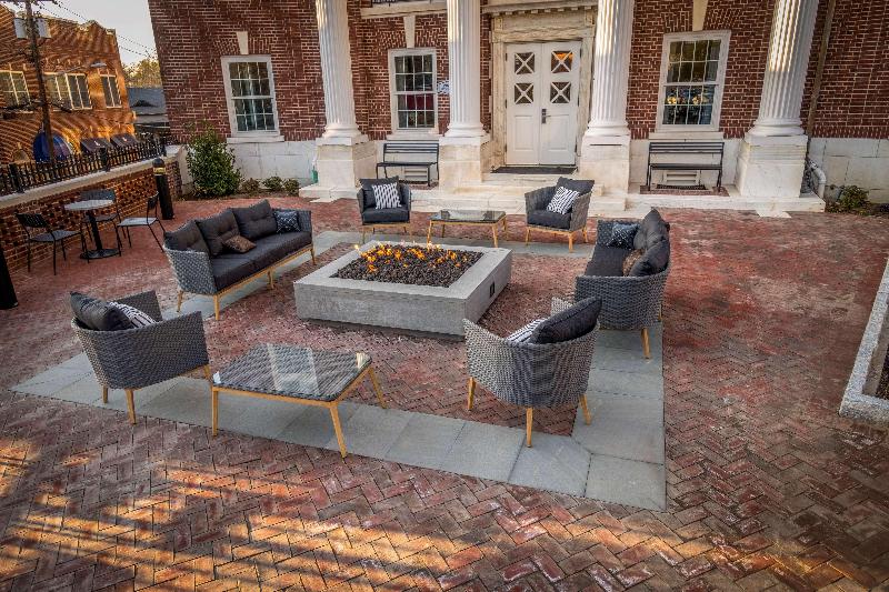 בית מלון כפרי Hampton Inn & Suites Huntington Downtown