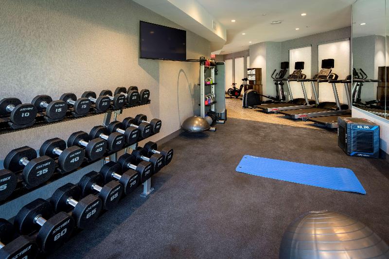 בית מלון כפרי Hampton Inn & Suites Huntington Downtown