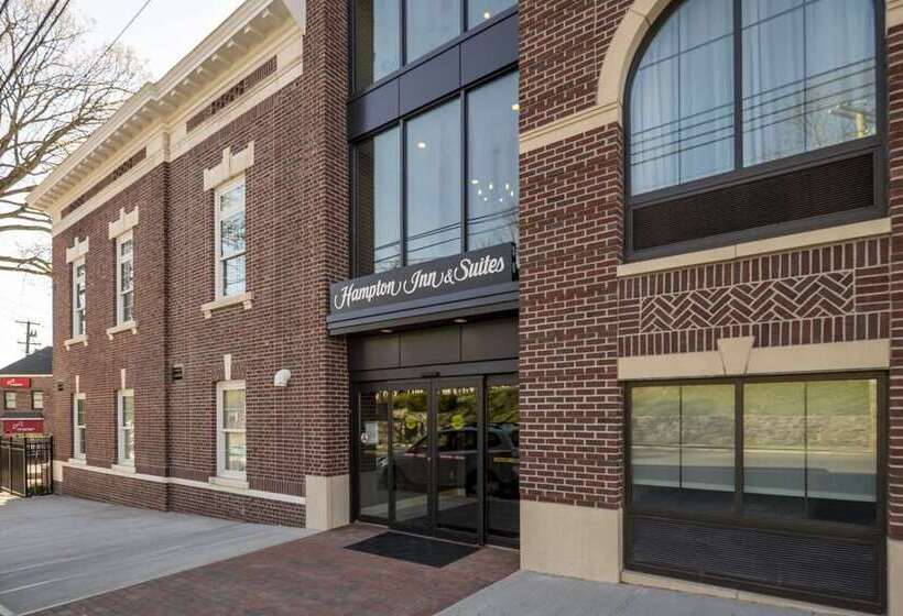 בית מלון כפרי Hampton Inn & Suites Huntington Downtown