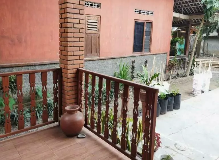 ペンション Borobudur Kampung Homestay  Mufid Mas Ud