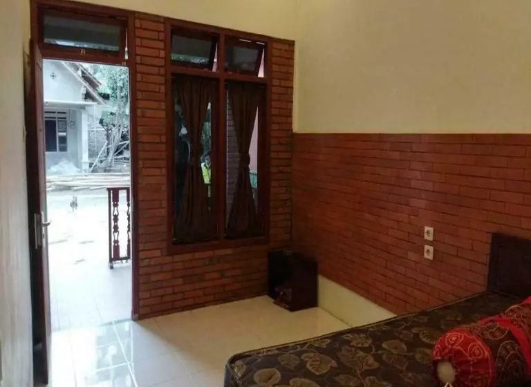 ペンション Borobudur Kampung Homestay  Mufid Mas Ud