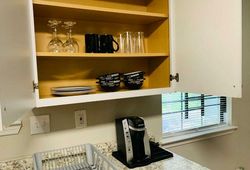 بنسيون Cozy   Home Away From Home With Free Parking