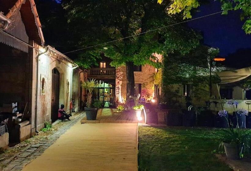 膳宿费 Le 4 Feuilles En Camargue