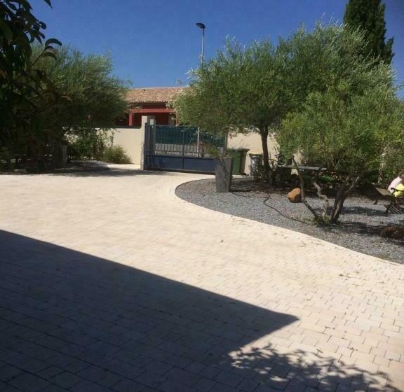 مبيت وإفطار Les Capriers