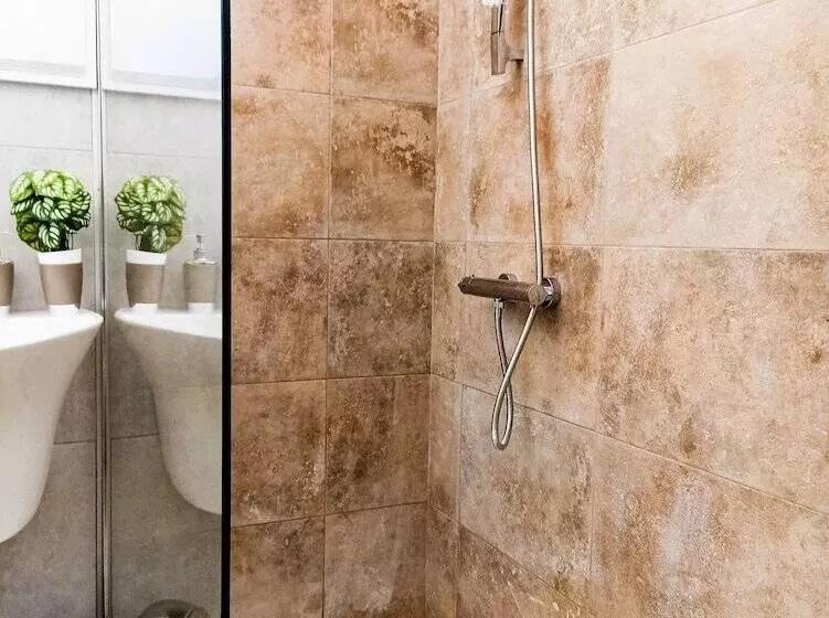 ペンション Kolossoi Guest House