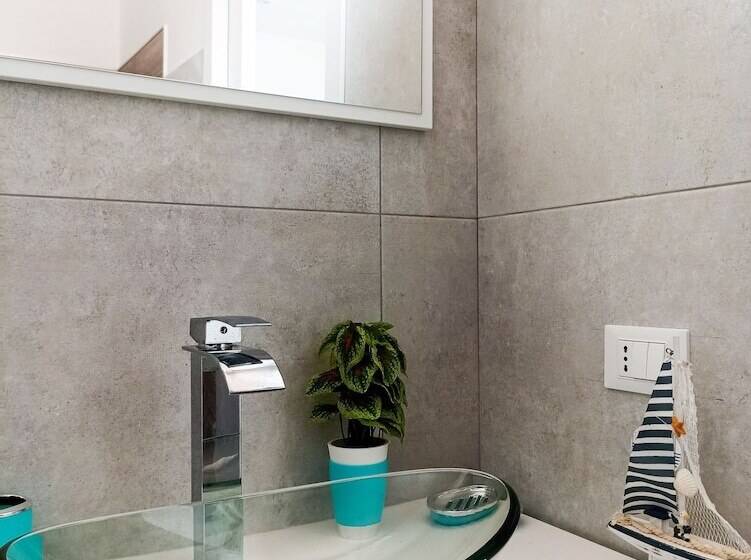 ペンション Kolossoi Guest House