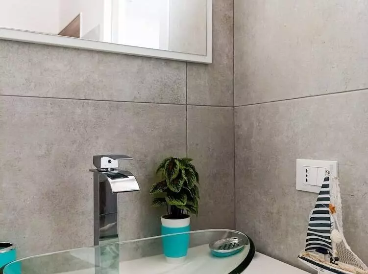 ペンション Kolossoi Guest House