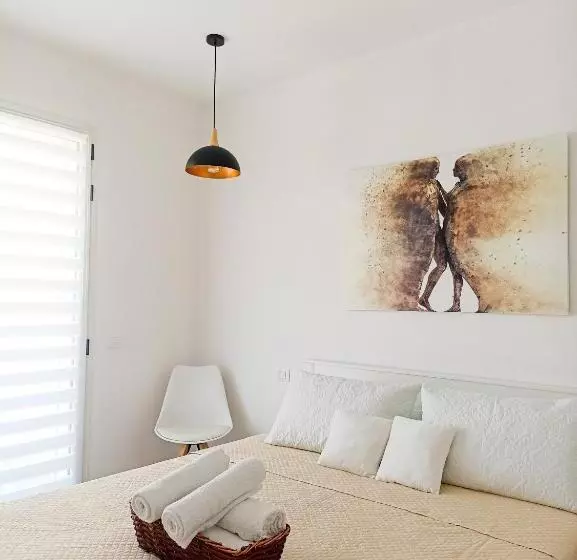 ペンション Kolossoi Guest House