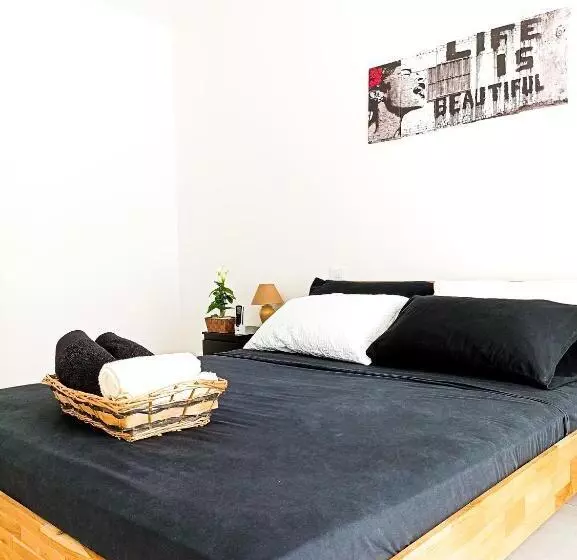 ペンション Kolossoi Guest House