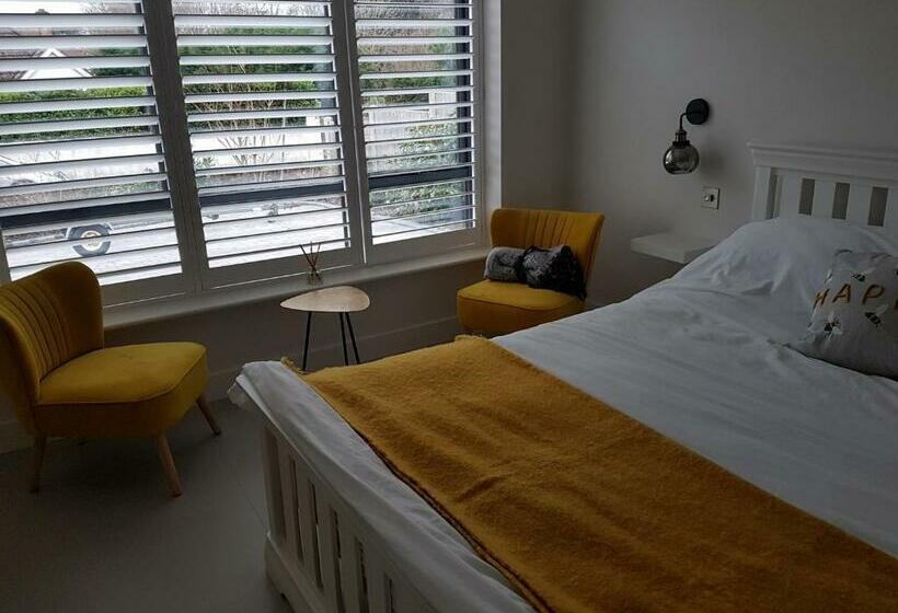 پانسیون Petite Anchorage