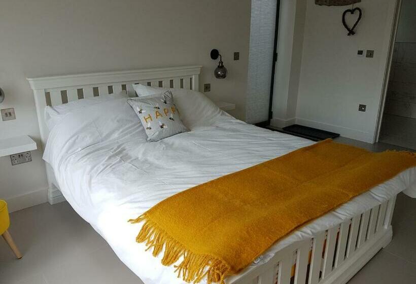 پانسیون Petite Anchorage