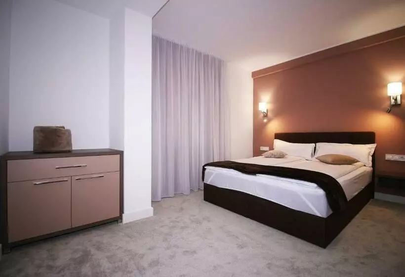 Majatalo The Butterfly