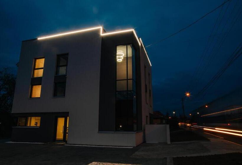 پانسیون The Butterfly