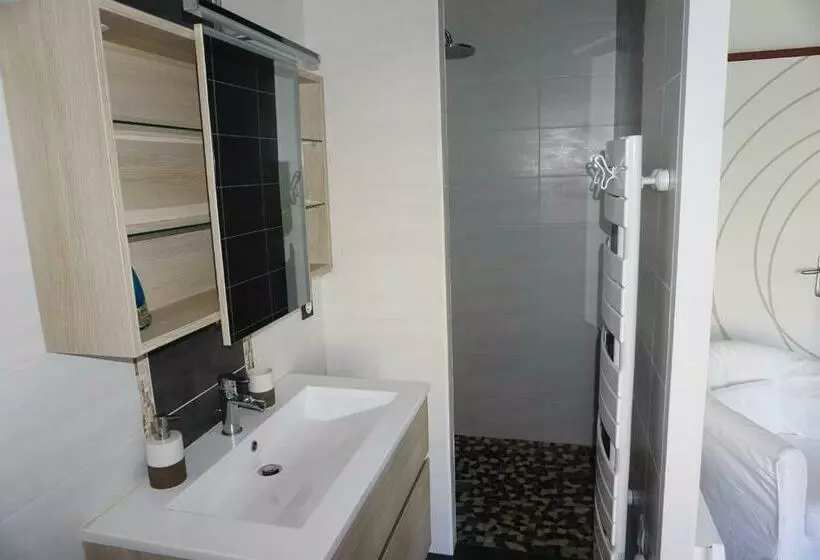 Aamiaismajoitus (B&B) Chambre D Hôtes Le Berceau