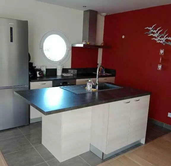 Aamiaismajoitus (B&B) Chambre D Hôtes Le Berceau