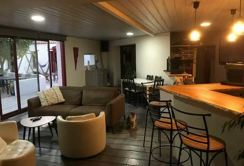 Aamiaismajoitus (B&B) Chambre D Hôtes Les Trois Châteaux