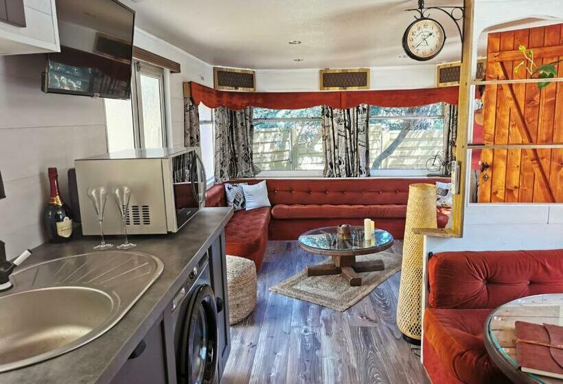 住宿加早餐 Interlude