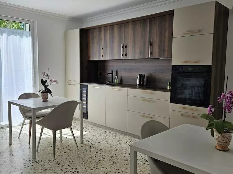 ベッドアンドブレックファースト La Suite Gignac