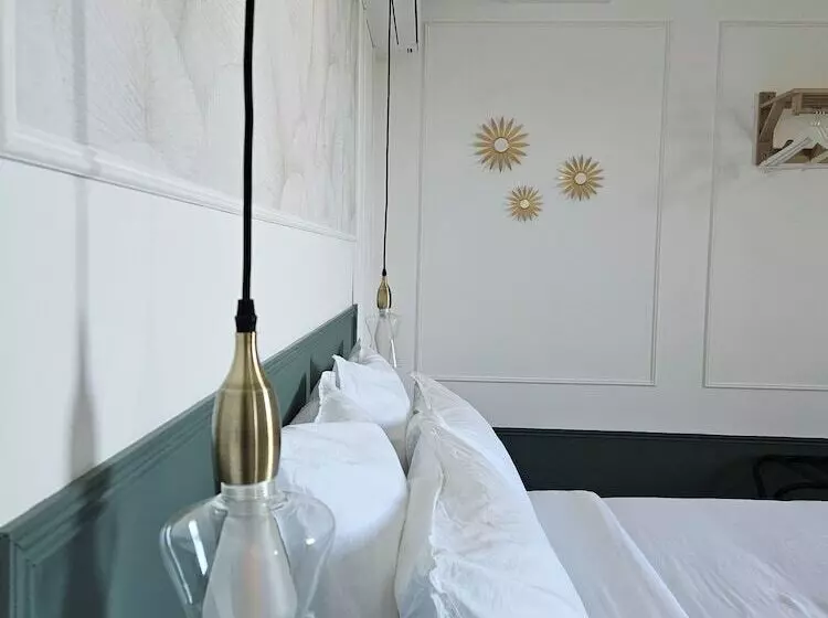 ベッドアンドブレックファースト La Suite Gignac