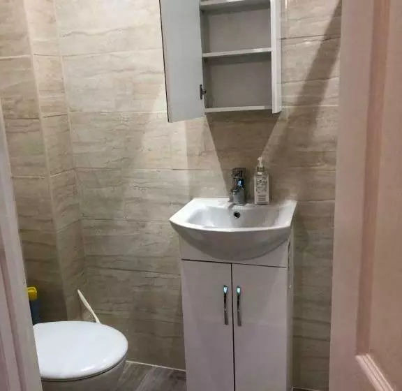 پانسیون Cuterooms