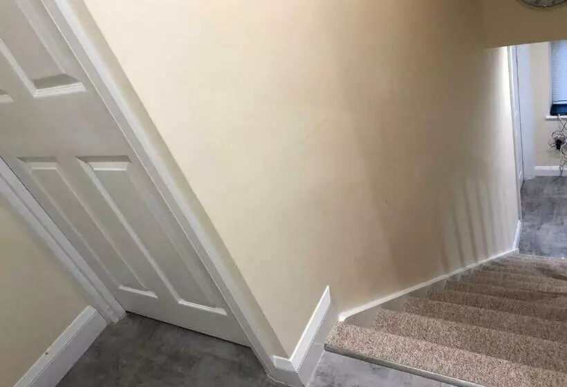 پانسیون Cuterooms