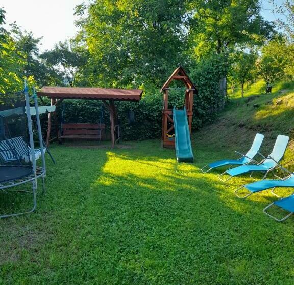 پانسیون Casa Emy