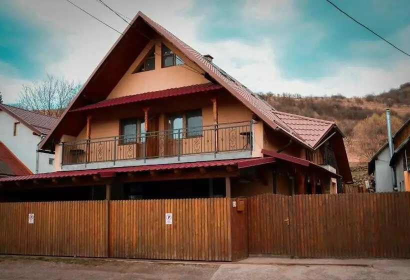 ペンション Casa Emy
