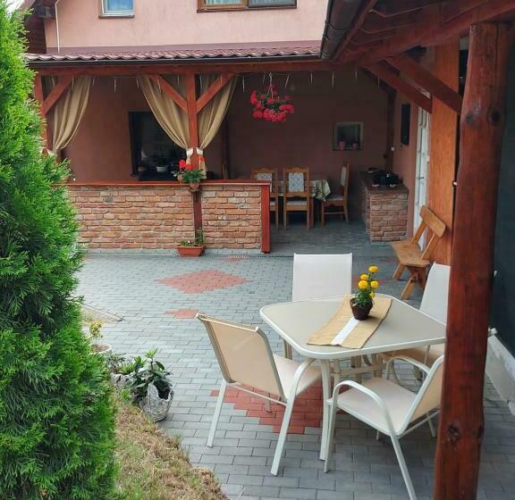 پانسیون Casa Emy