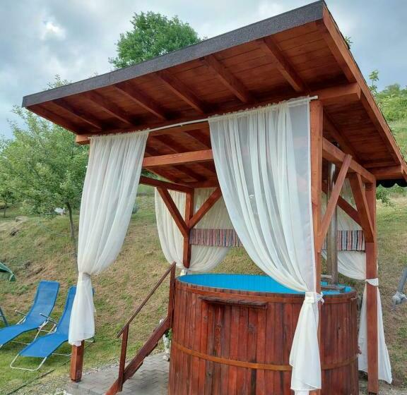 پانسیون Casa Emy