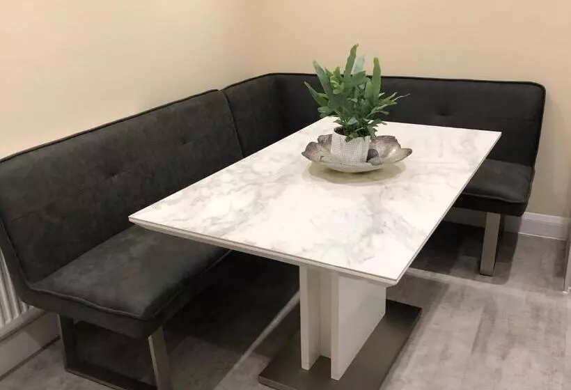 پانسیون Cuterooms
