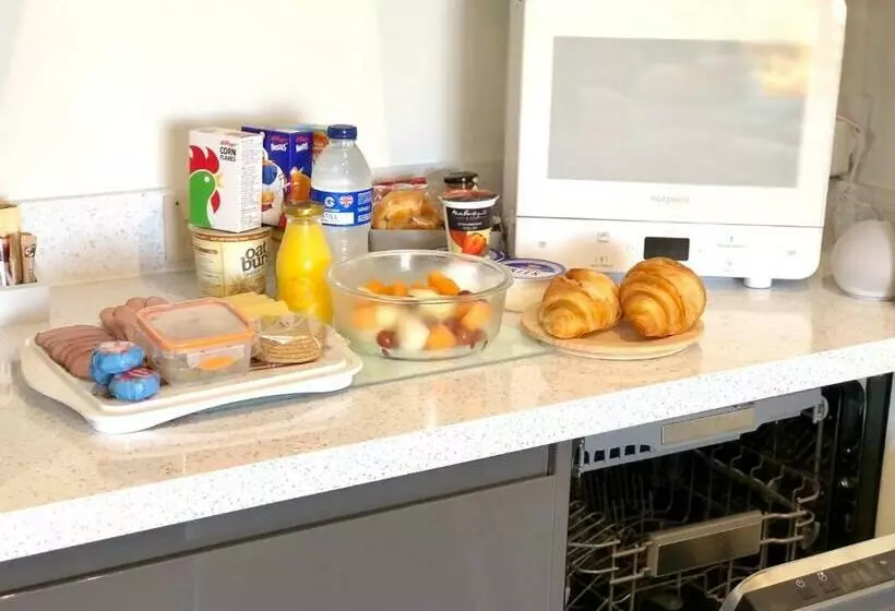 Aamiaismajoitus (B&B) Room On The River