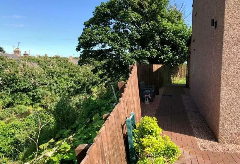 Aamiaismajoitus (B&B) Room On The River