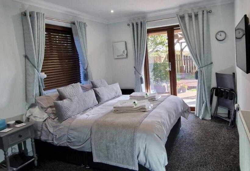 مبيت وإفطار Room On The River