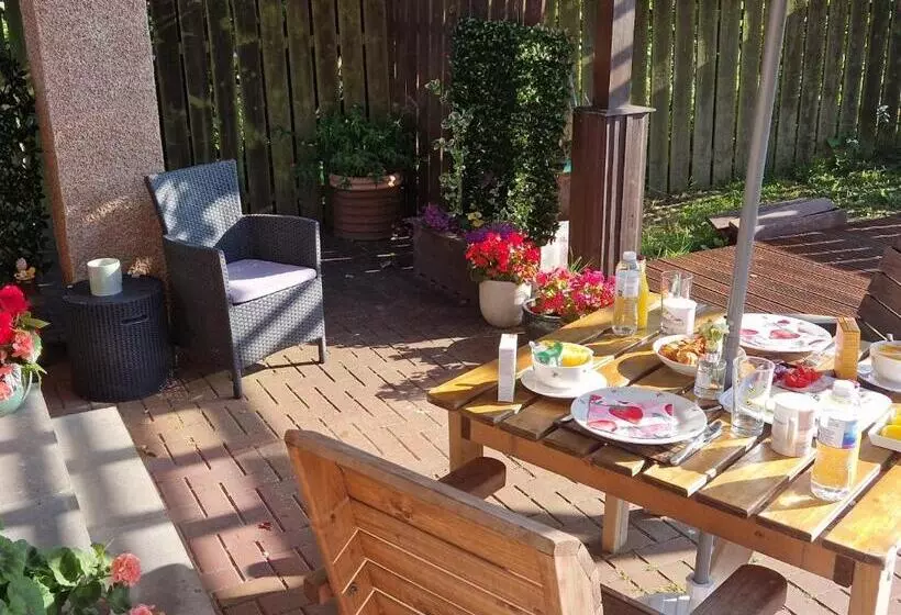 Aamiaismajoitus (B&B) Room On The River