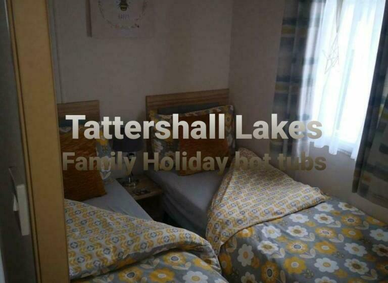 צימר Tattershall Lakes Family Holiday Hot Tub Break