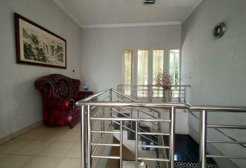 Hotel Arwana Safari Puncak Redpartner