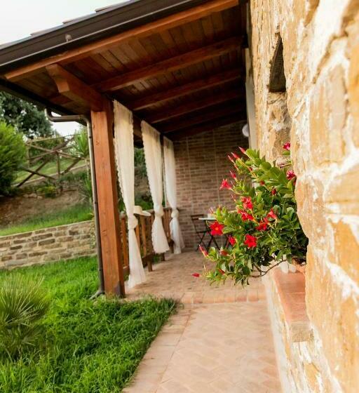 Il Mandorlo Fiorito Bed And Breakfast