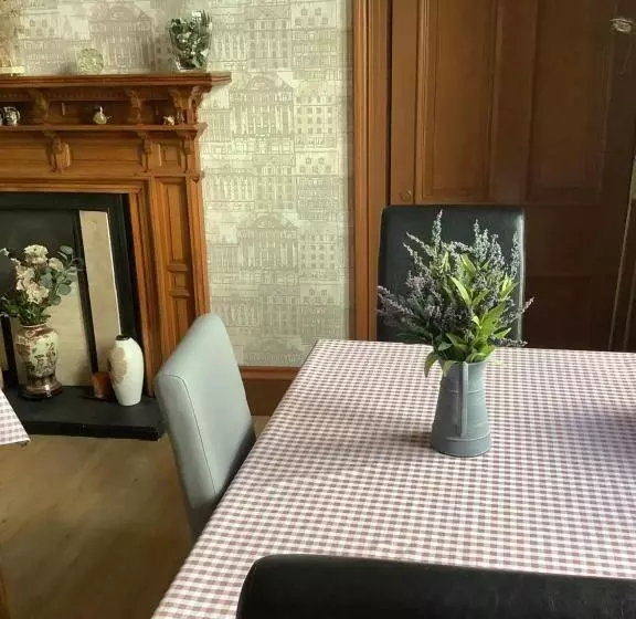 Westlea Bed And Breakfast