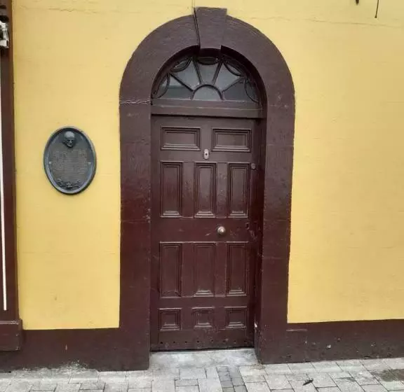 24 Beds In Carrick On Shannon