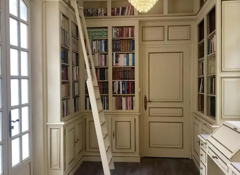 Aamiaismajoitus (B&B) Logis Vélès