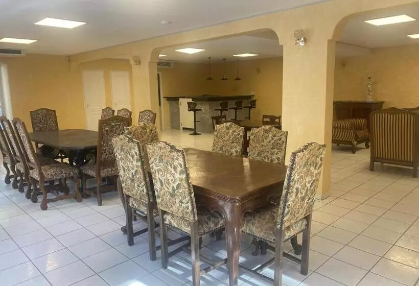 Aamiaismajoitus (B&B) Logis Vélès